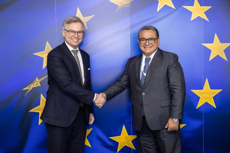 Ministro Santiváñez se reúne con comisario de la Unión Europea para fortalecer la lucha contra el crimen organizado y narcotráfico